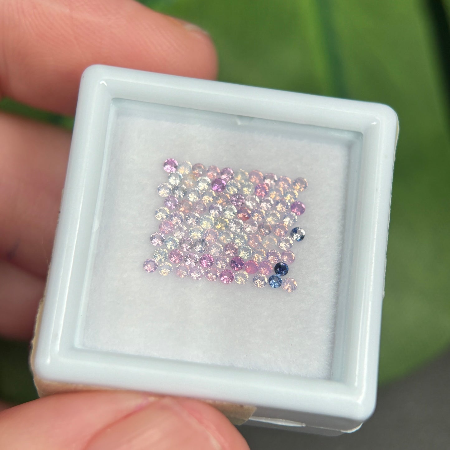 1,08ct/86Pcs Natural Sapphire Vietnam, Round Shape, C1 Quality, No Treament Sapphire Luc Yen. (Copy)