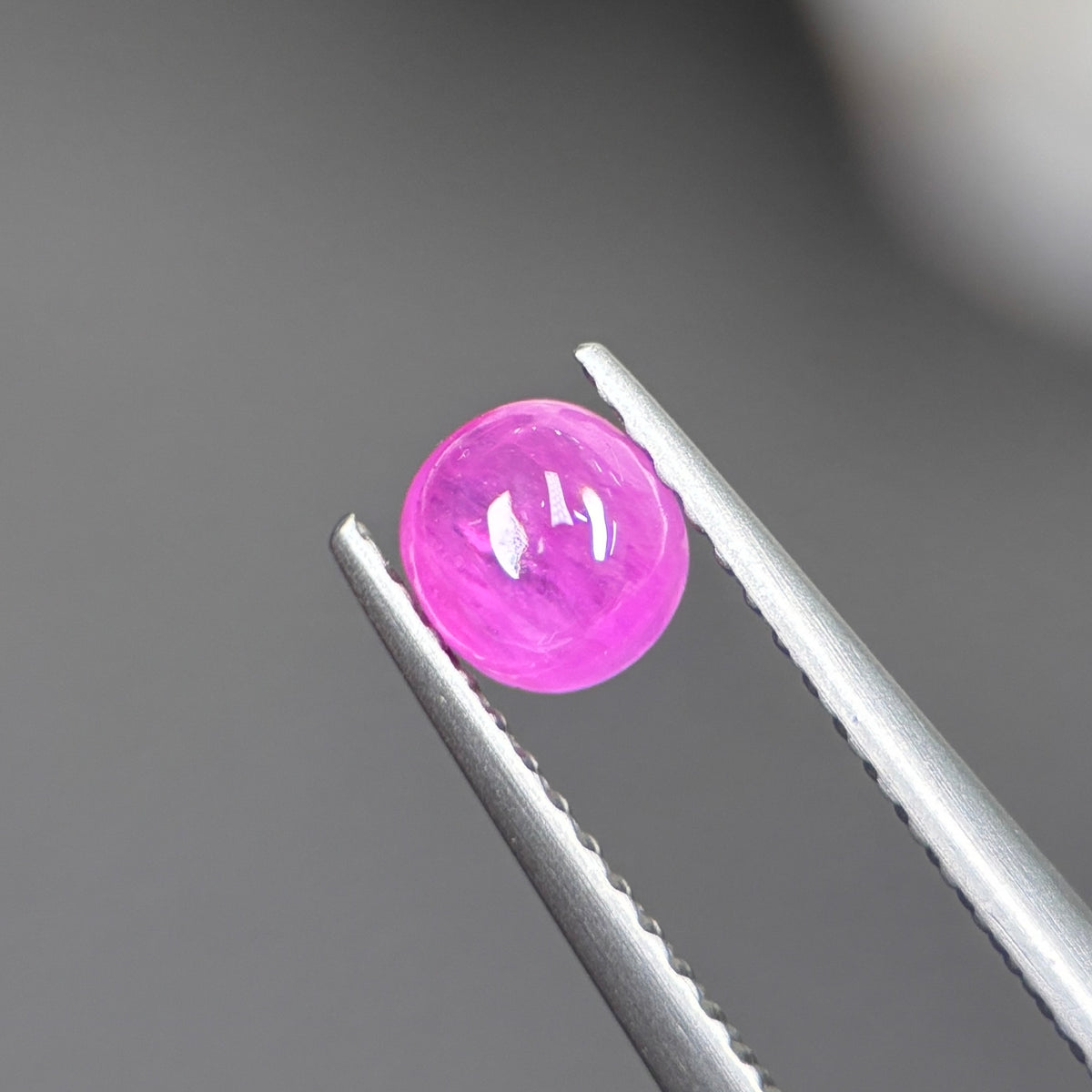 0,69ct Natural Pink Cabochon Sapphire Viet Nam. No Treatment Sapphire Luc Yen.