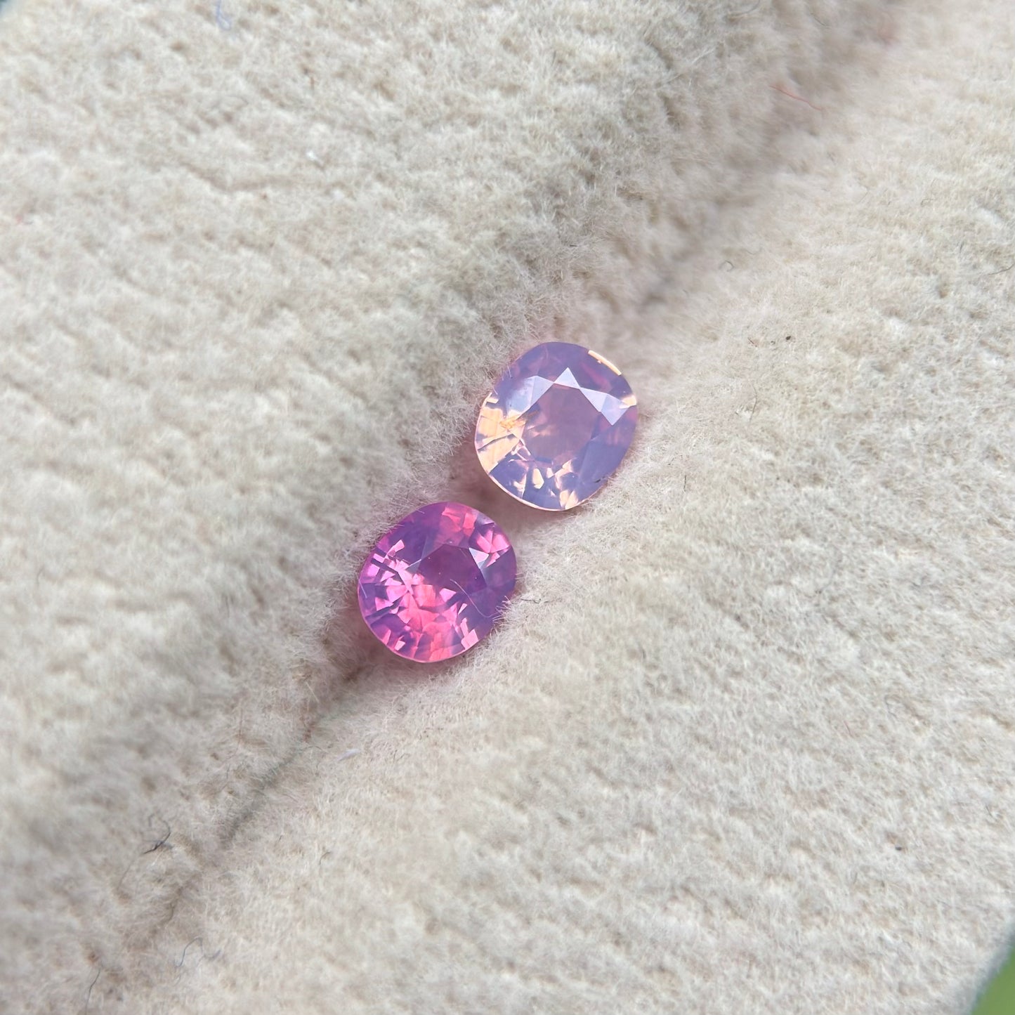 0.56 ct / 2Pcs Natural Pink  Milky Sapphire Viet Nam. Cushion Shape. No treatment.