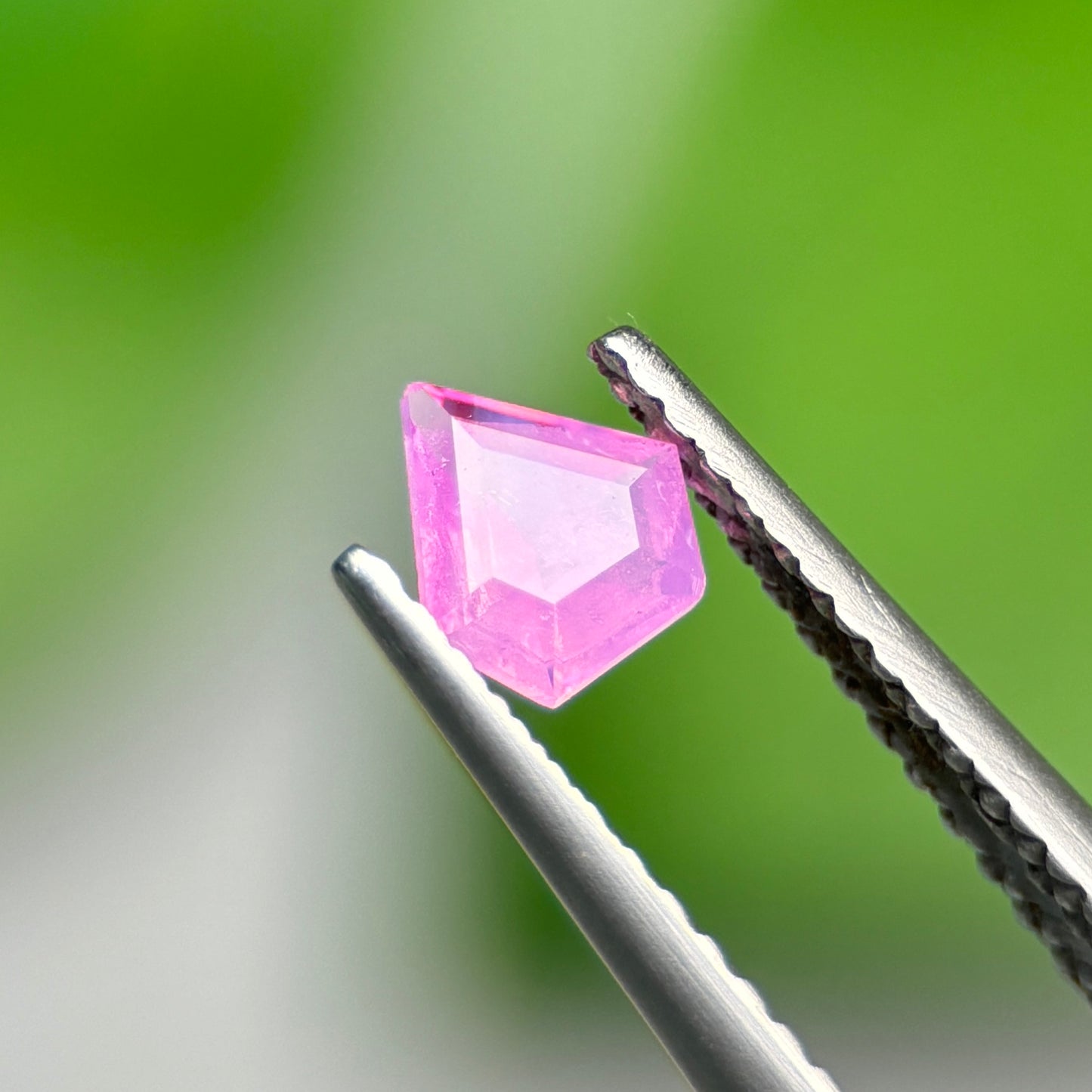 0,36ct Natural Pink Milky Sapphire Vietnam. Freeform. No Treatment Milky Sapphire Luc Yen.