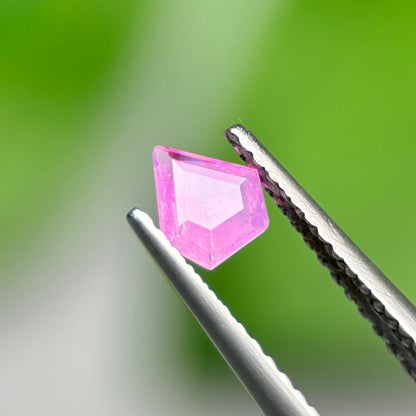 0,36ct Natural Pink Milky Sapphire Vietnam. Freeform. No Treatment Milky Sapphire Luc Yen.