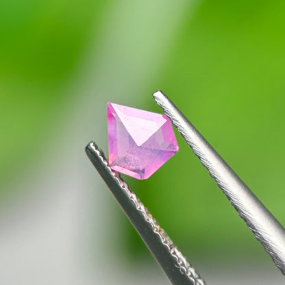 0,36ct Natural Pink Milky Sapphire Vietnam. Freeform. No Treatment Milky Sapphire Luc Yen.