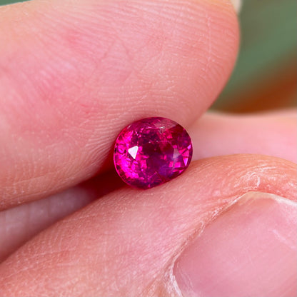 0.91 ct Natural Ruby Viet Nam. Oval Shape. No treatment.