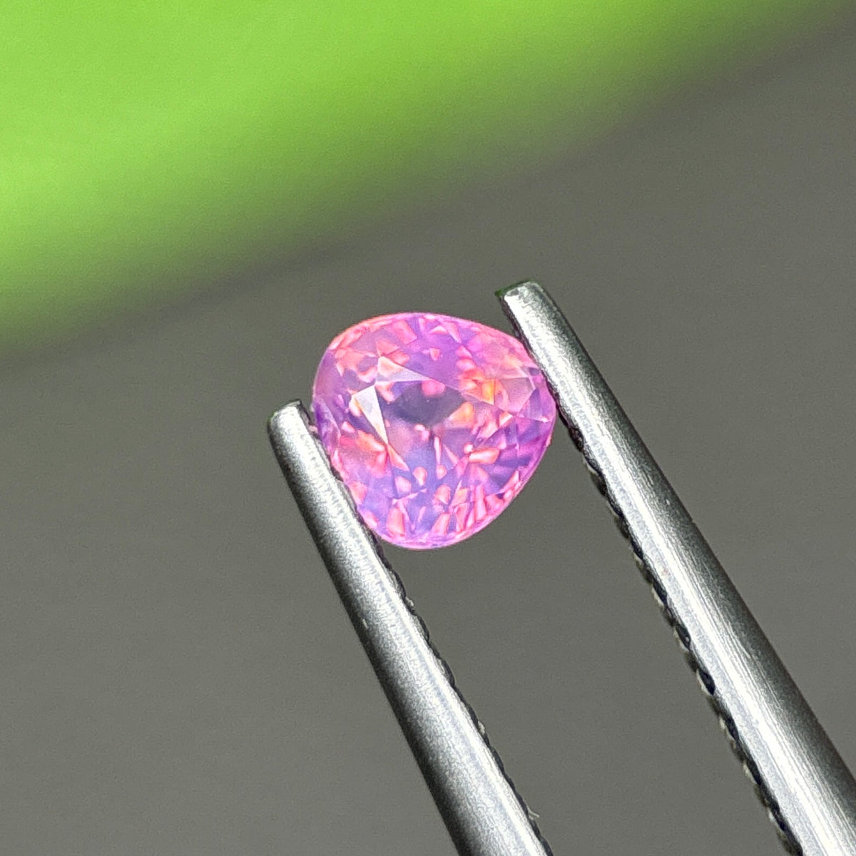 0,41ct Natural Pink Milky Sapphire Vietnam. Trilliant Shape. No Treatment Milky Sapphire Luc Yen.