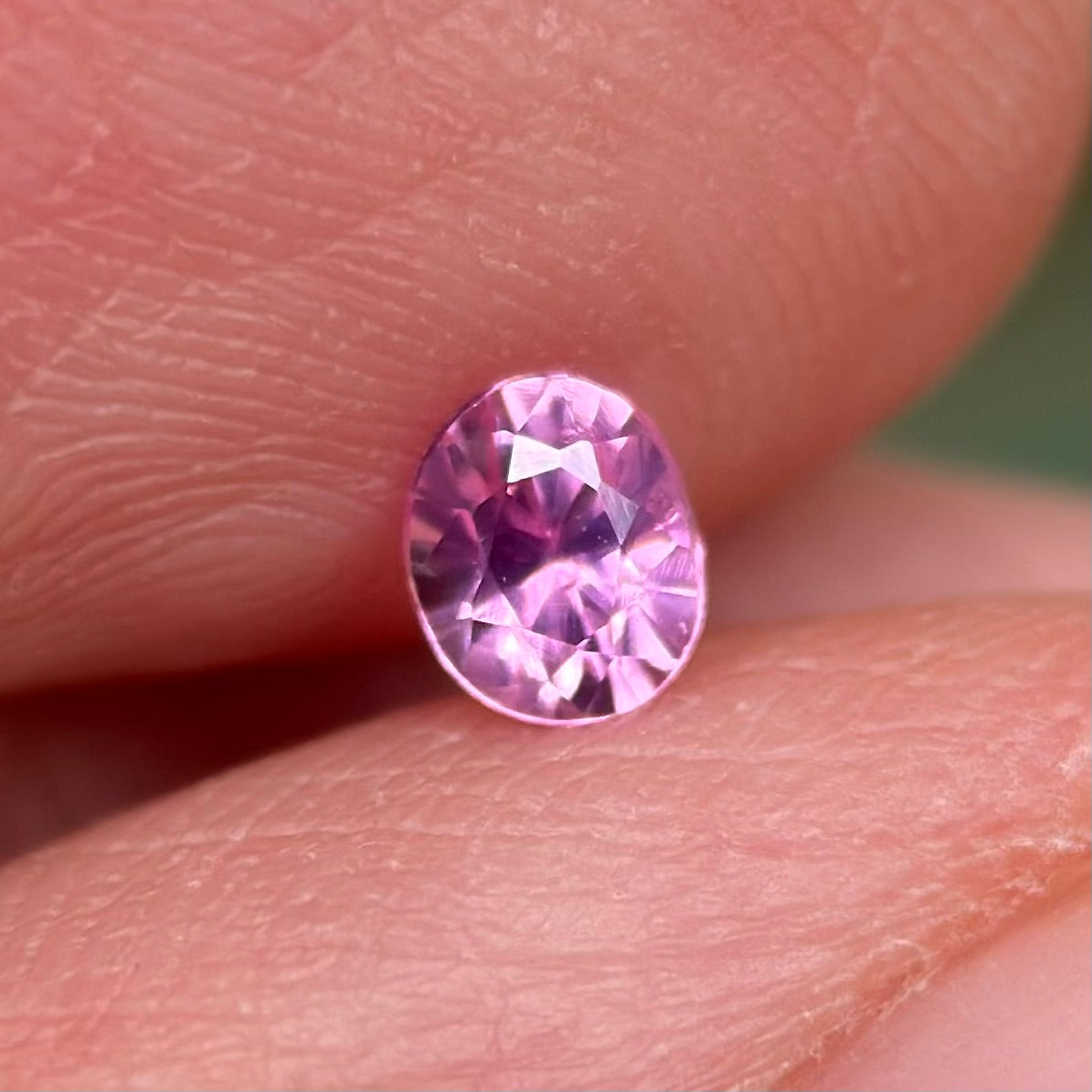 0.28ct Natural Prurple Sapphire Vietnam. Oval Shape. No Treatment.