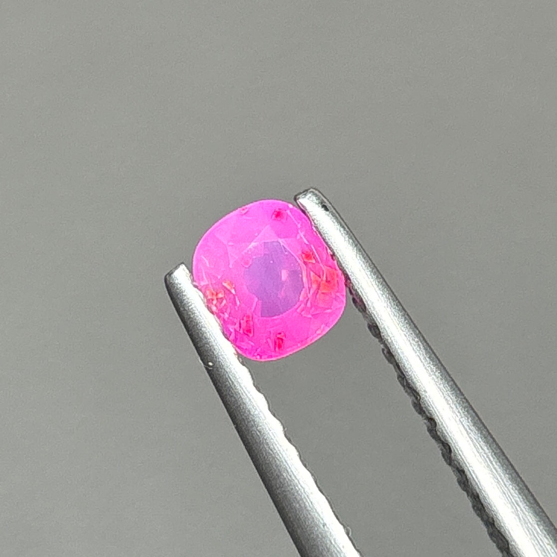 0,43ct Natural Pink Milky Sapphire Viet Nam. Cushion Shape. No Treatment Milky Sapphire Luc Yen.