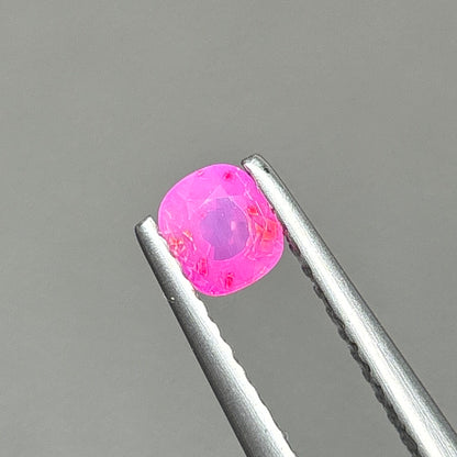 0,43ct Natural Pink Milky Sapphire Viet Nam. Cushion Shape. No Treatment Milky Sapphire Luc Yen.
