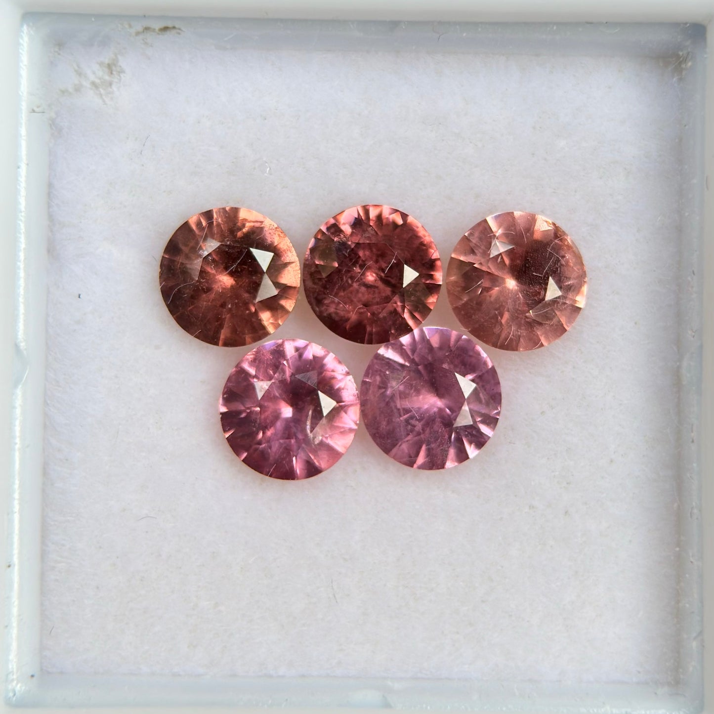 2,51 ct/ 5 Pcs Natural Mix Color Spinel Vietnam. Round Shape.