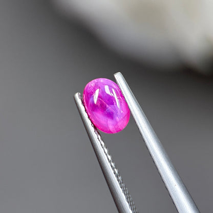 1,04ct Natural Hot Pink Cacbochon Sapphire Viet Nam. No Treatment Sapphire Luc Yen.