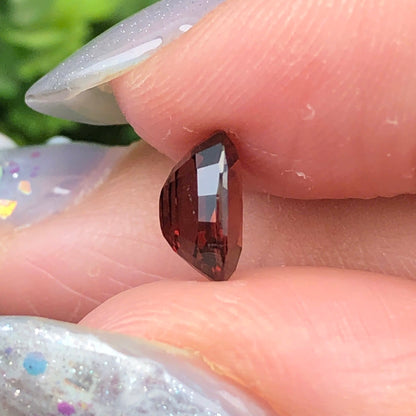 1,25ct Natural Red-Brown Spinel Viet Nam. Cushion Shape. No Treatment Spinel Luc Yen.