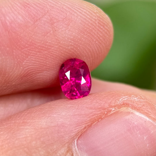 0.60 ct Natural Ruby Viet Nam. Oval Shape. No treatment.
