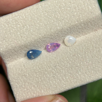 1,34ct Natural Pink-White-Blue Milky Sapphire Vietnam. Pear Shape. No Treatment Milky Sapphire Luc Yen.