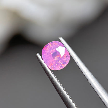 0,61ct Natural Pink Milky Sapphire Vietnam. Cushion Shape. No Treatment Milky Sapphire Luc Yen.