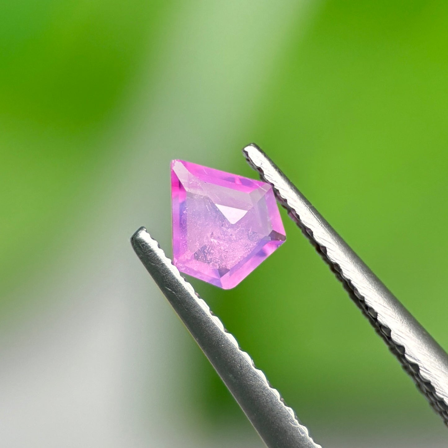 0,36ct Natural Pink Milky Sapphire Vietnam. Freeform. No Treatment Milky Sapphire Luc Yen.