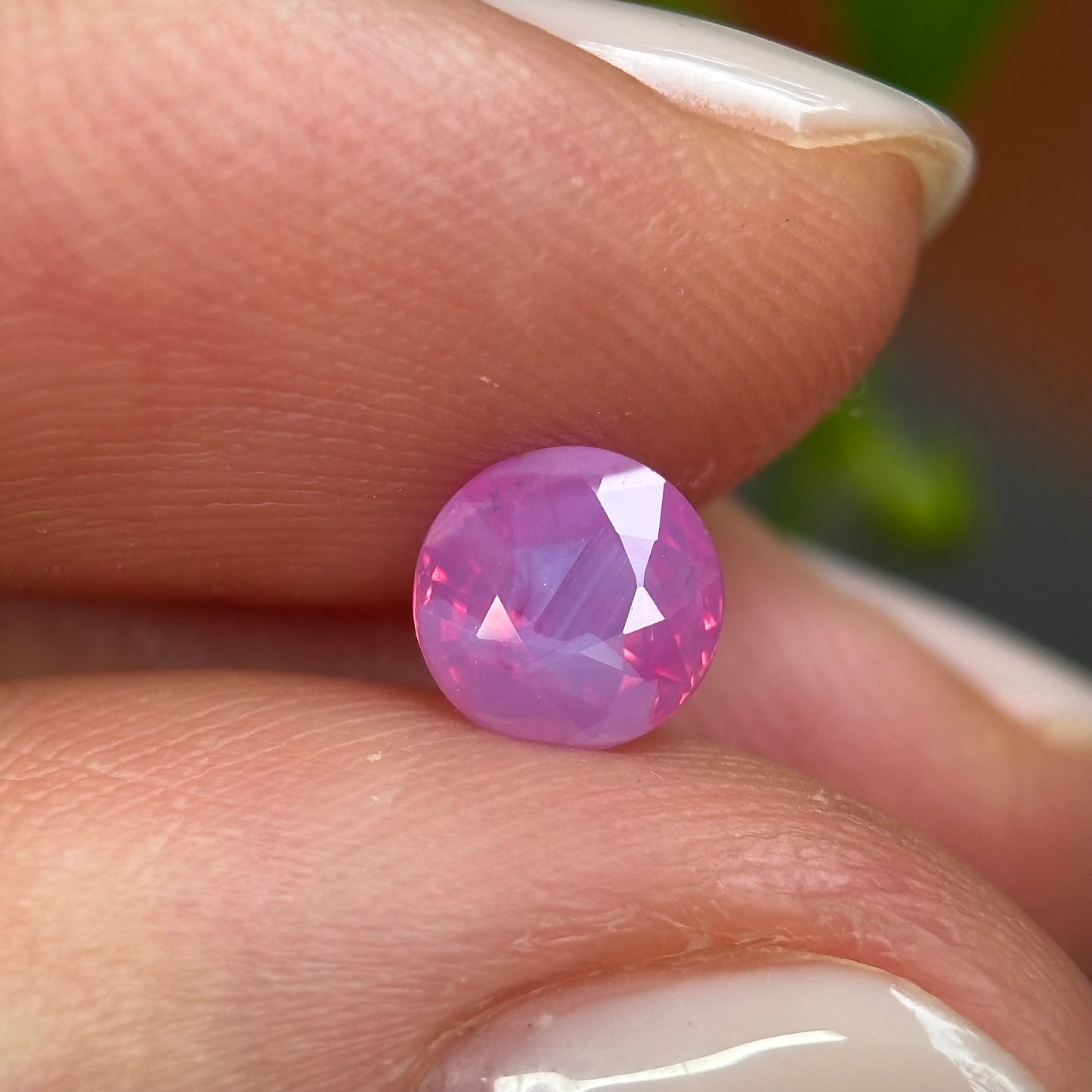 0.95 ct Natural Pink Milky Sapphire Vietnam. Round Shape. No Treatment.