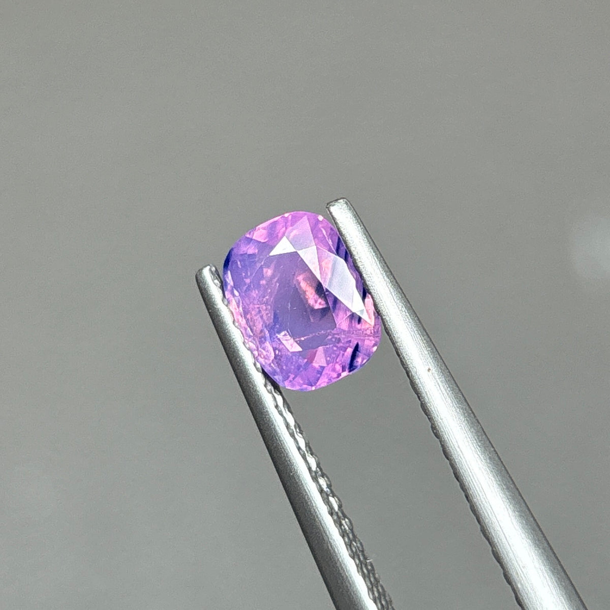 1,0ct Natural Pink Milky Sapphire Vietnam. Cushion Shape. No Treatment Milky Sapphire Luc Yen.