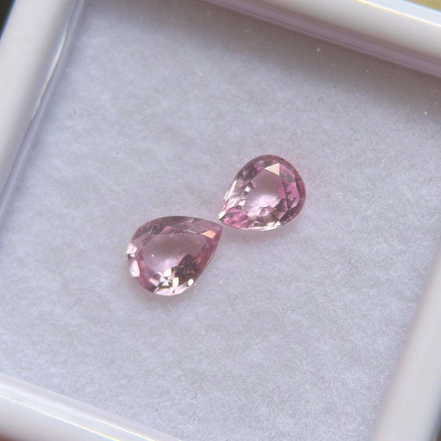 0.73 ct/ 2Pcs Natural Pink Spinel Vietnam. Pear Shape. No Treatment.