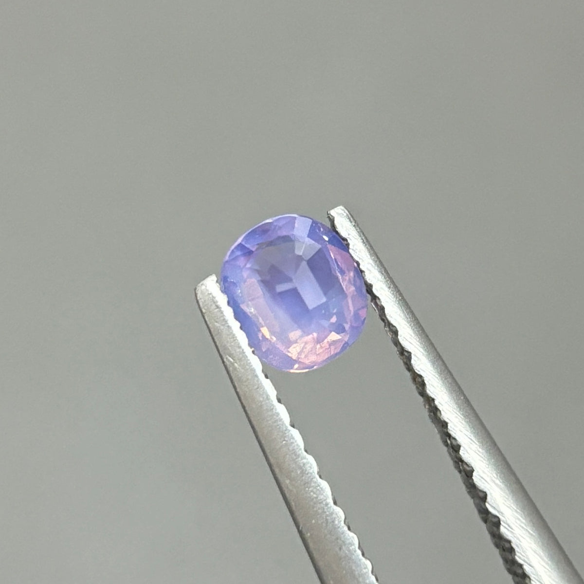 0,42ct Natural Bluish Purle Milky Sapphire Viet Nam. Cushion Shape. No Treatment Milky Sapphire Luc Yen.