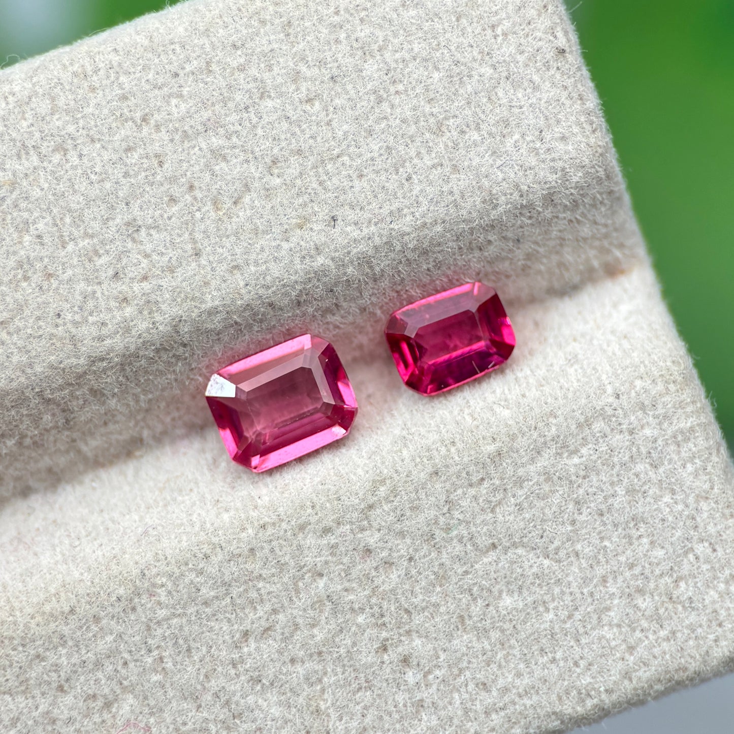 0.92 ct/ 2Pcs Natural Pink & Red Spinel Vietnam. Emerald Shape. No Treatment.