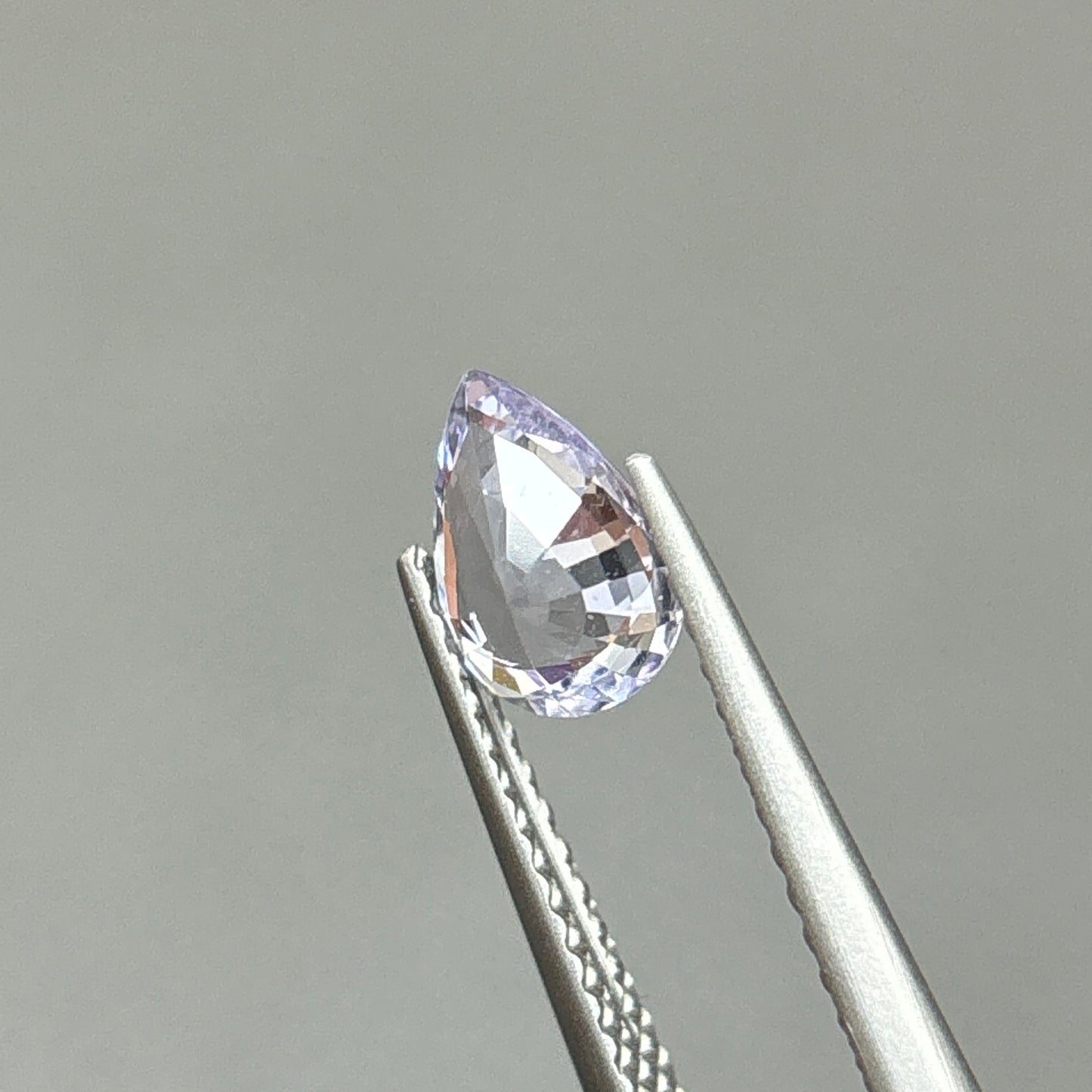 0,76ct Natural White Spinel Viet Nam. Pear Shape. No Treatment Spinel Luc Yen.