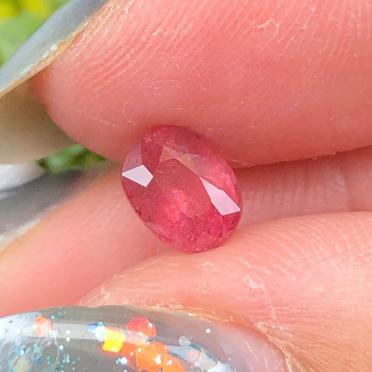 0,85ct Natural Orangish Pink Spinel Vietnam. Cushion Shape. No Treatment Spinel Luc Yen.