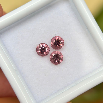 0,80ct/3Pcs Natural Pinkish Orange Spinel Vietnam. Round Shape.