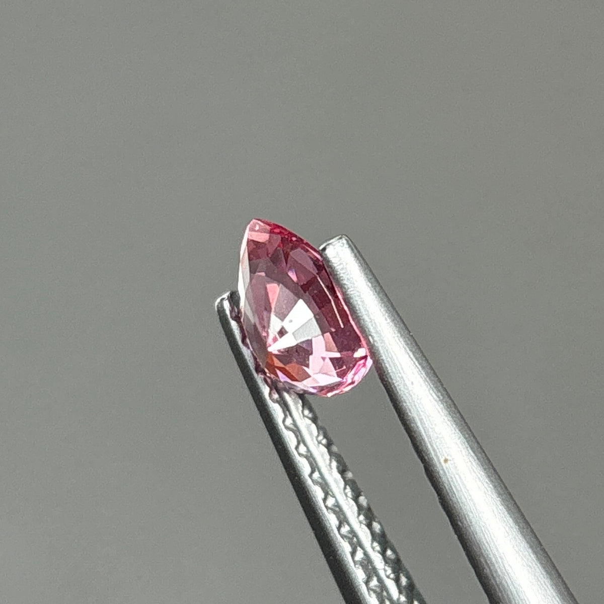 0,45ct Natural Pink Spinel Viet Nam. Pear Shape. No Treatment Spinel Luc Yen.