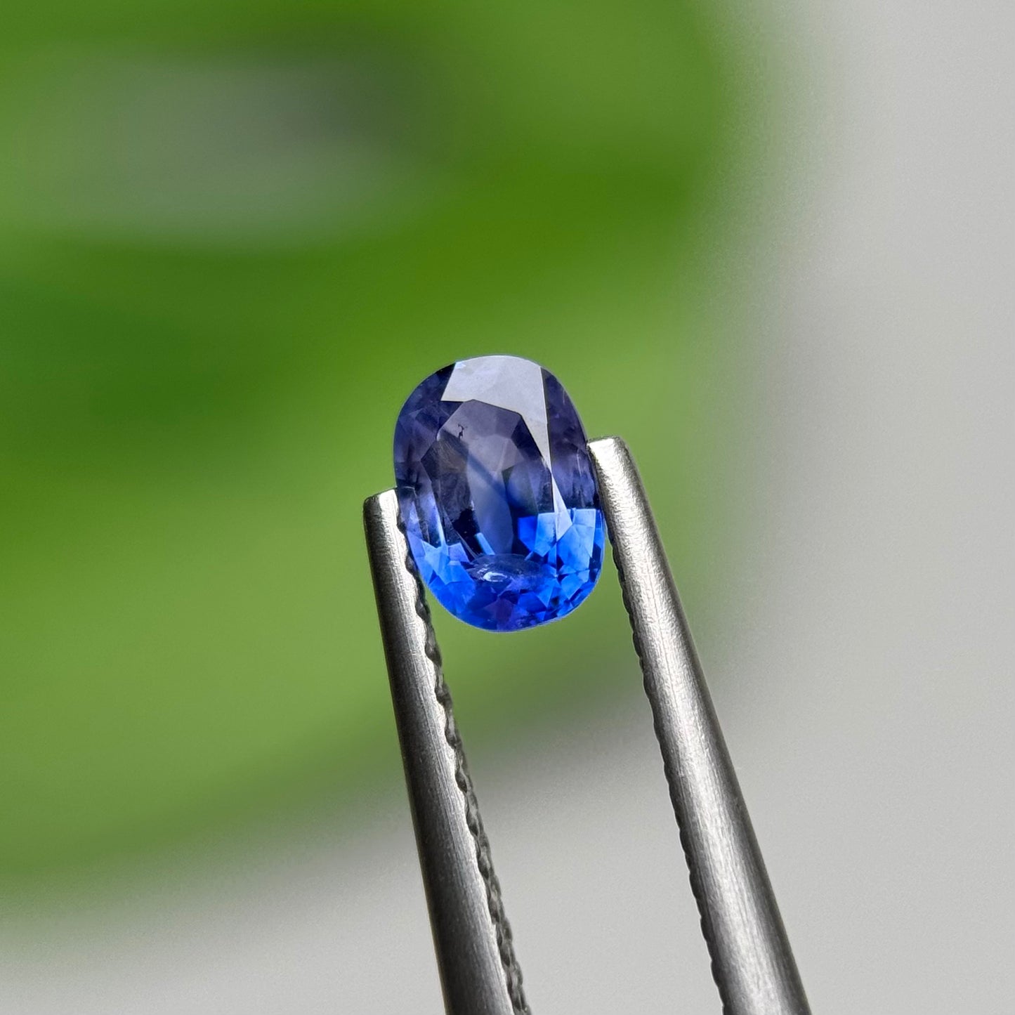 0.50 ct Natural Bicolour Blue - White Sapphire Vietnam. Cushion Shape. No Treatment.