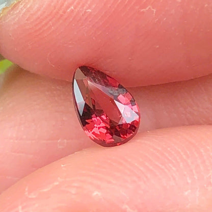 0,45ct Natural Brownish Red Spinel Vietnam. Pear Shape. No Treatment Spinel Luc Yen.