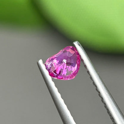 0,45ct Natural Purplish Pink Sapphire Viet Nam. Heart Shape. No Treatment Sapphire Luc Yen.