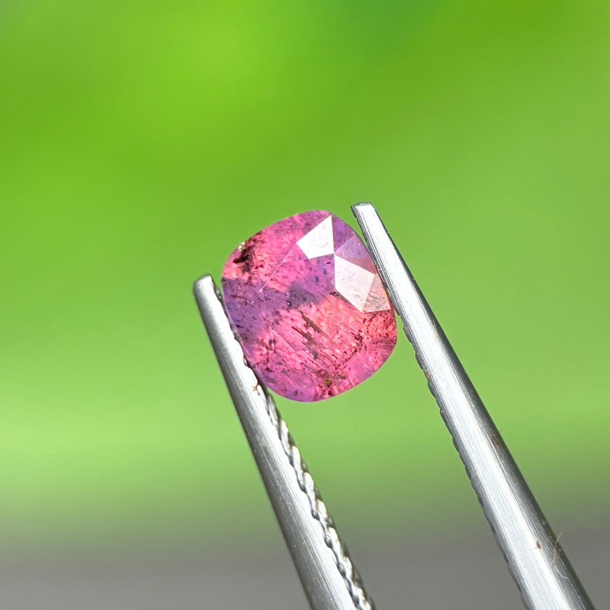 0,68ct Natural Orange Milky Sapphire Vietnam. Cushion Shape. No Treatment Milky Sapphire Luc Yen.