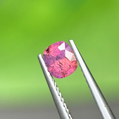 0,68ct Natural Orange Milky Sapphire Vietnam. Cushion Shape. No Treatment Milky Sapphire Luc Yen.
