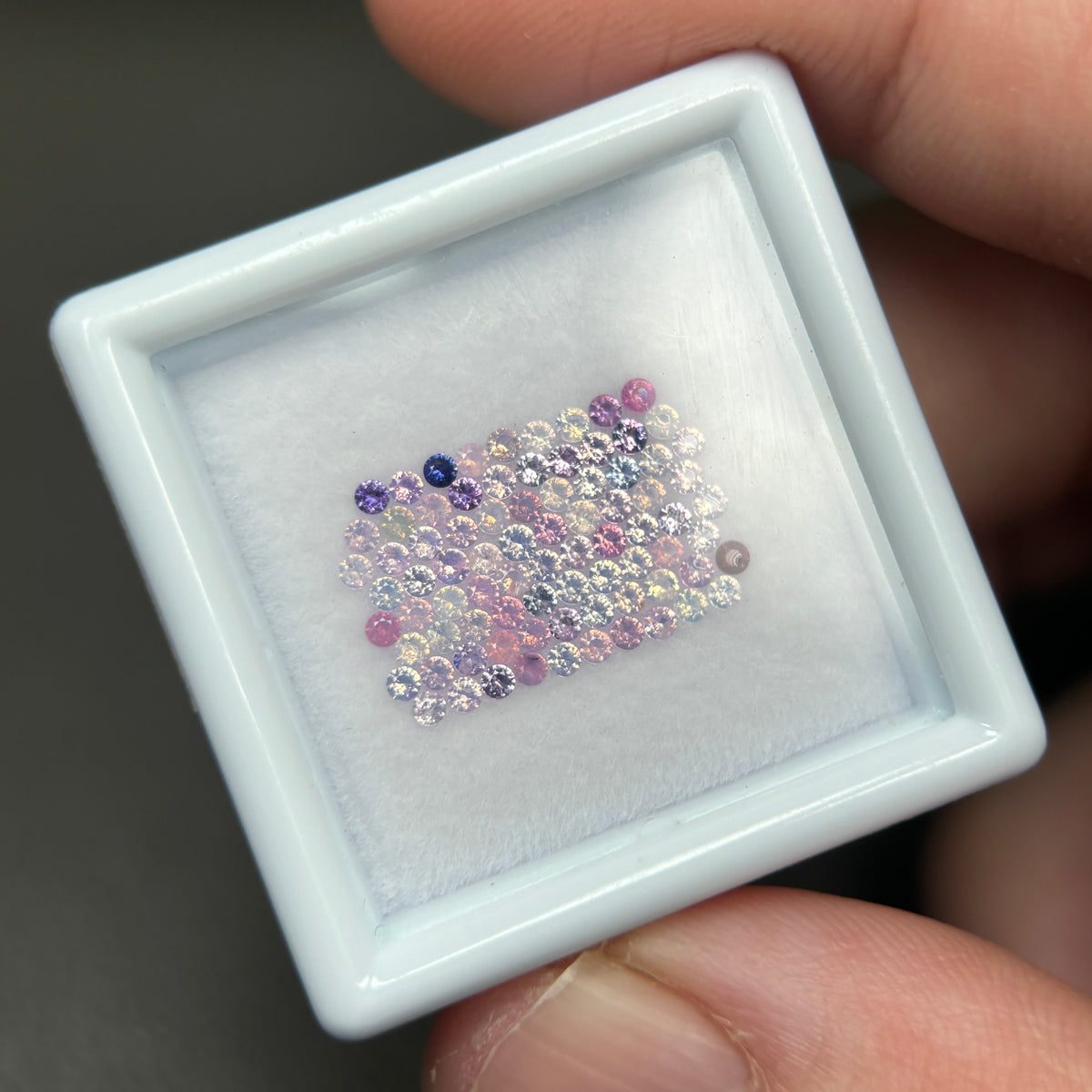 1,0ct/ 82Pcs Natural Sapphire Vietnam, Round Shape, C1 Quality, No Treatment Sapphire Luc Yen.