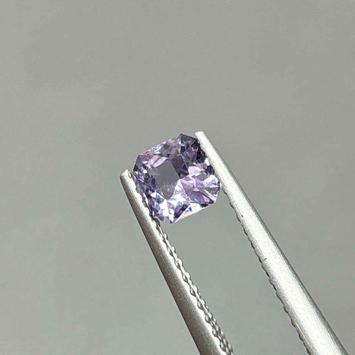 0,41ct Natural light Purple Spinel Viet Nam. Cushion Shape. No Treatment Spinel Luc Yen.