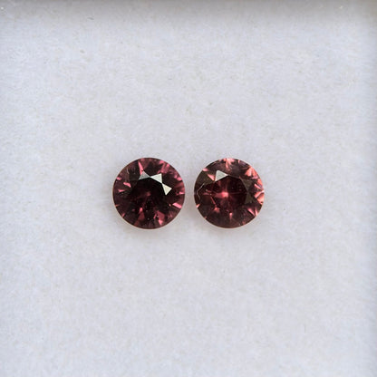 0,52 ct/ 2Pcs Natural Brownish Pink Spinel Vietnam. Round Shape.
