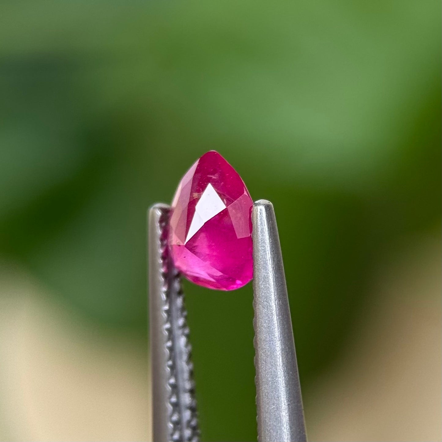 0.81 ct Natural Ruby Viet Nam. Pear Shape. No treatment.
