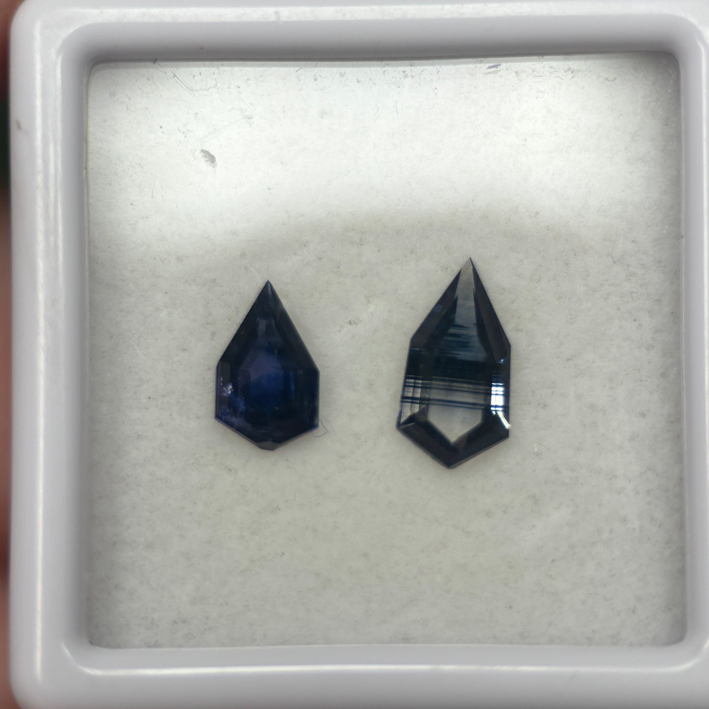 1,26ct/2Pcs Natural Blue & Dak Green Milky Sapphire Vietnam. Freeform. No Treatment Milky Sapphire Luc Yen.