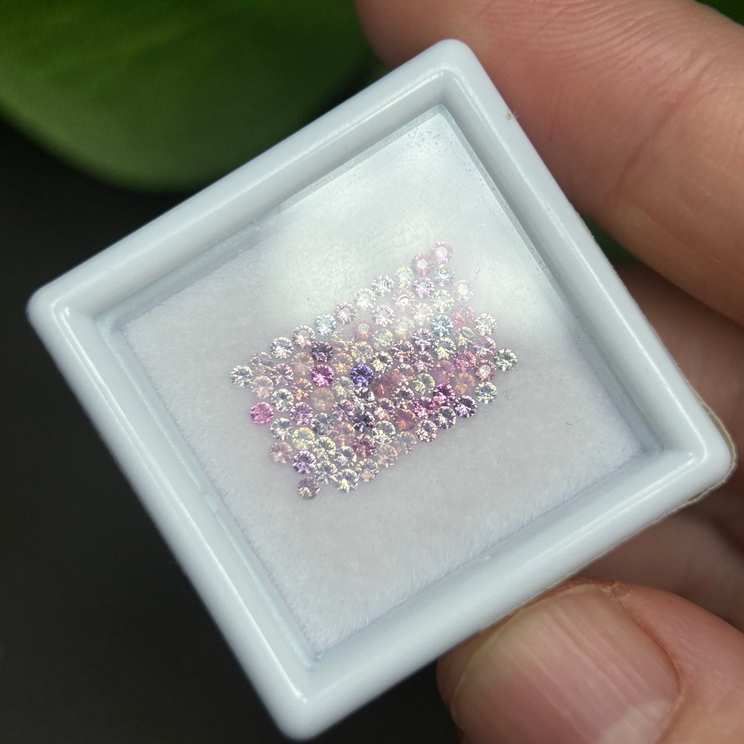 1,0ct/ 82Pcs Natural Sapphire Vietnam, Round Shape, C1 Quality, No Treatment Sapphire Luc Yen.