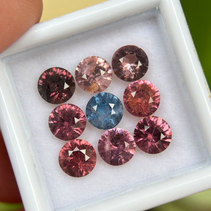 5,65ct/9Pcs Natural Mix Color Spinel Vietnam. Round Shape.
