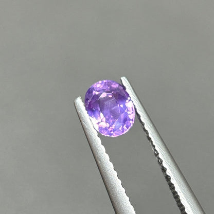 0,70ct Natural Purple Sapphire Vietnam. Cushion Shape. No Treatment Sapphire Luc Yen.