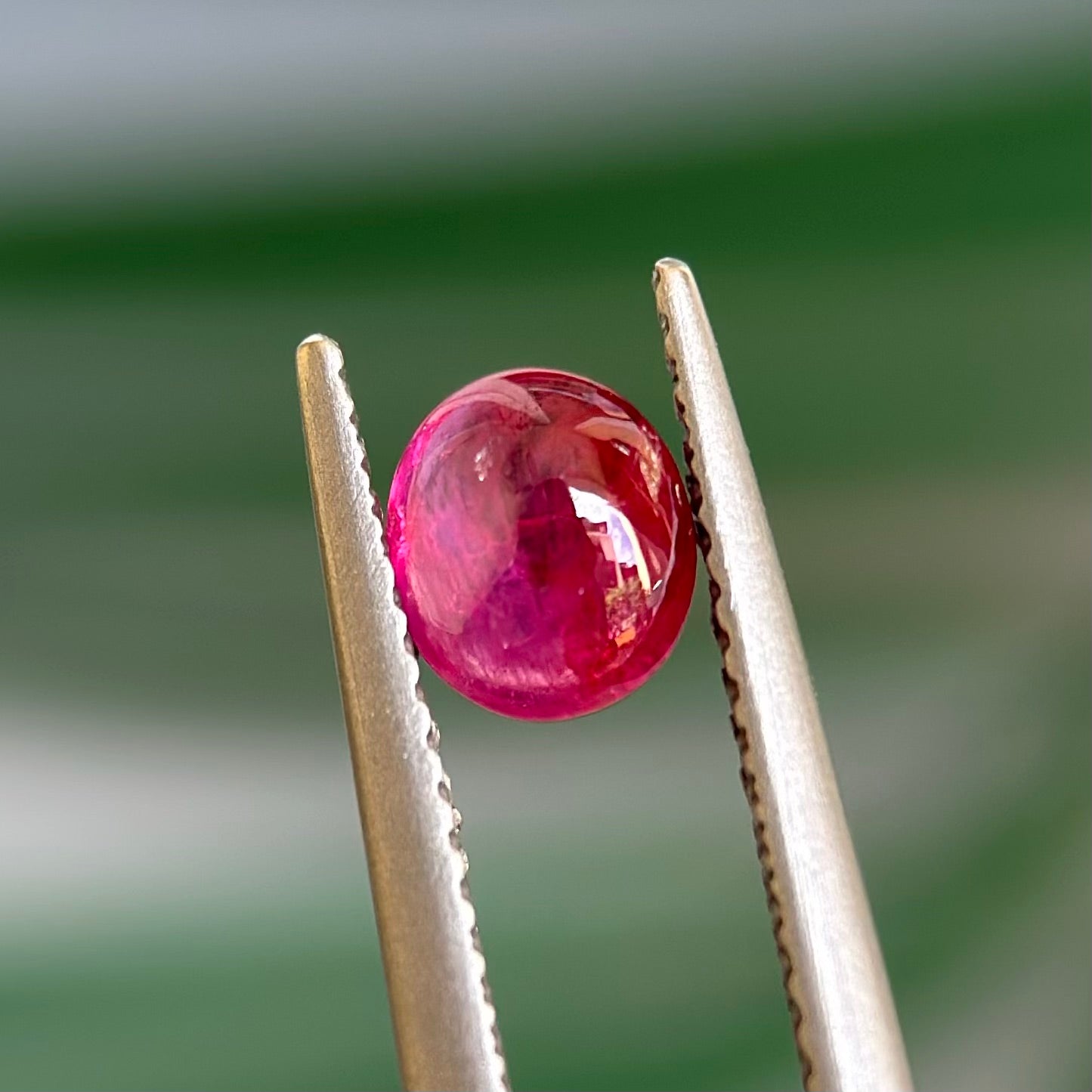 0.94 ct Natural Ruby Viet Nam. Cacbochon Cut. No treatment.
