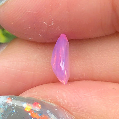1,05ct Natural Pink Milky Sapphire Vietnam. Freeform. No Treatment Milky Sapphire Luc Yen.