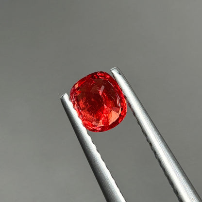 0,63ct Natural Red Spinel Viet Nam. Cushion Shape. No Treatment Spinel Luc Yen.