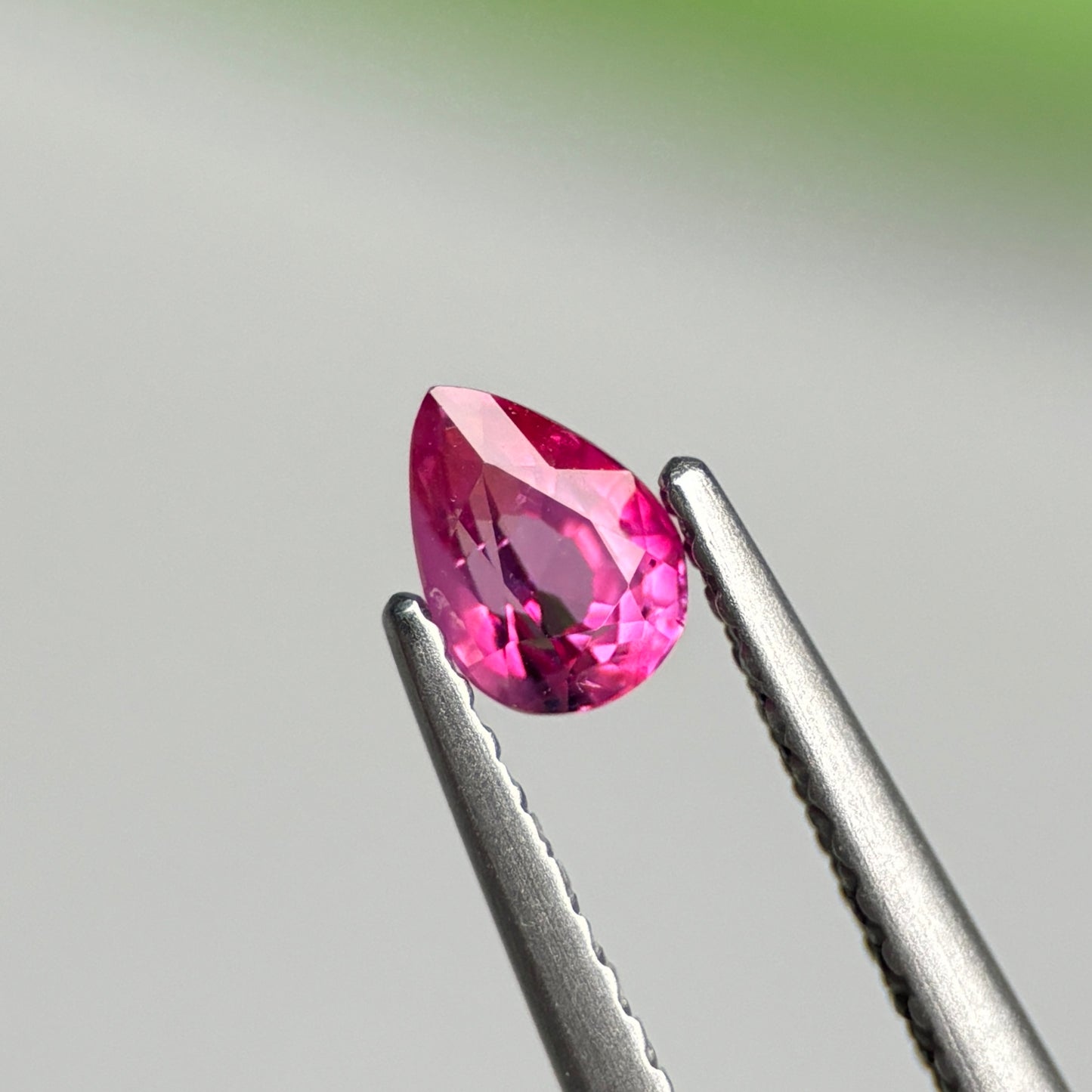 0.46 ct Natural Pink Sapphire Vietnam. Pear Shape.