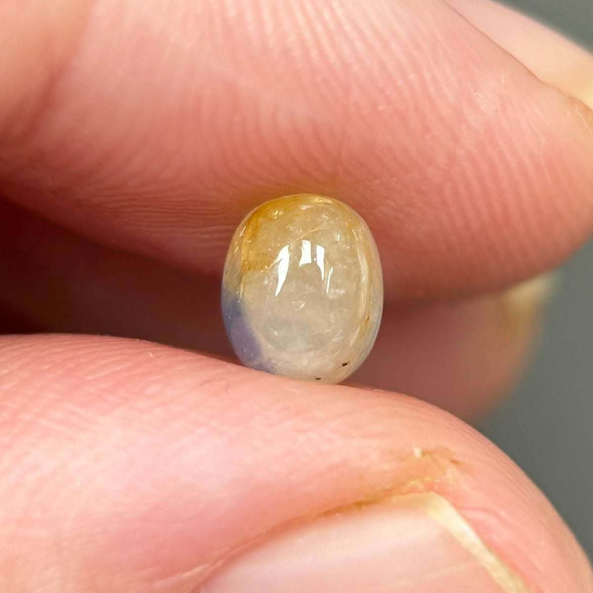 1,43ct Natural Yellow Milky Cacbochon Sapphire Viet Nam. No Treatment Sapphire Luc Yen.