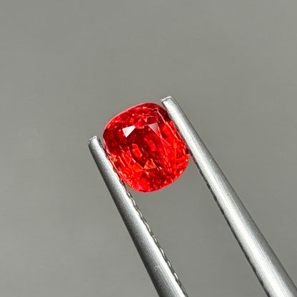 0,63ct Natural Red Spinel Viet Nam. Cushion Shape. No Treatment Spinel Luc Yen.