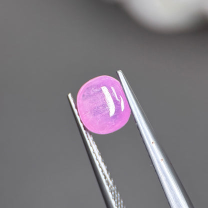 1,84ct Natural Pink Cacbochon Sapphire Viet Nam. No Treatment Sapphire Luc Yen.