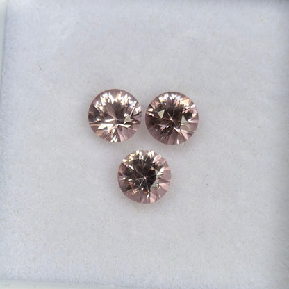0,79ct/3Pcs Natural Pink Spinel Vietnam. Round Shape.