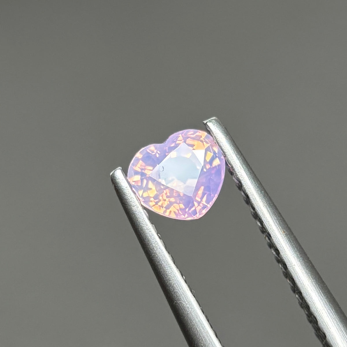 0,57ct Natural Light Pink Milky Sapphire Vietnam. Heart Shape. No Treatment Milky Sapphire Luc Yen.