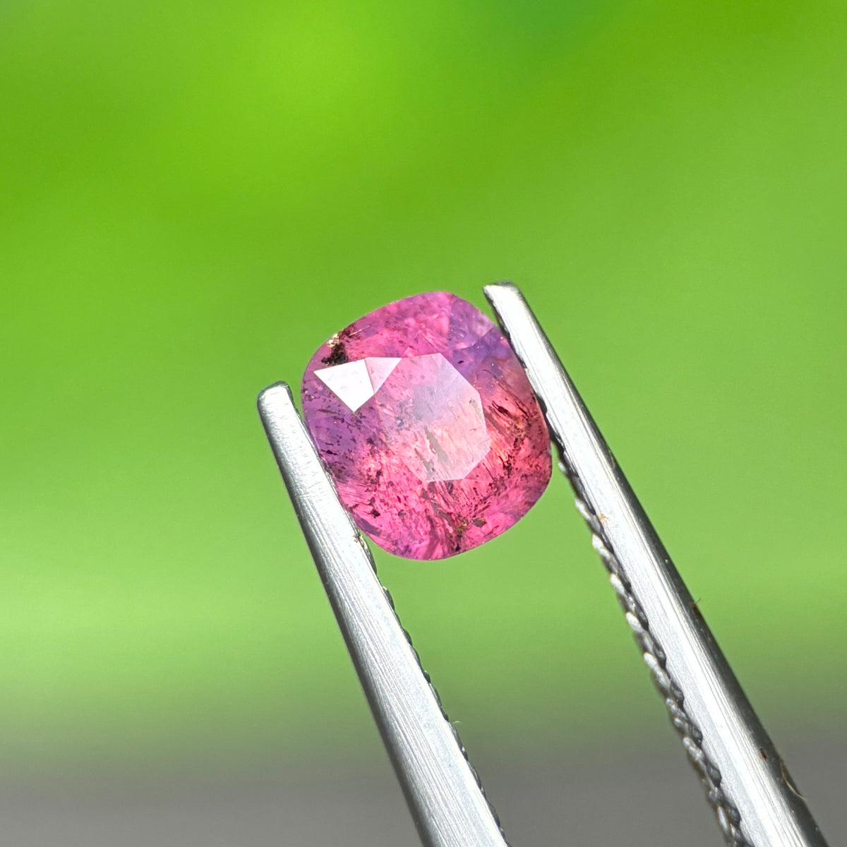 0,68ct Natural Orange Milky Sapphire Vietnam. Cushion Shape. No Treatment Milky Sapphire Luc Yen.